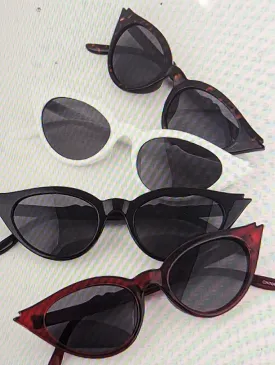 SHARP CAT EYE SUNNIES